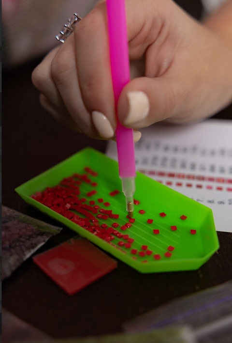 Haft diamentowy W ramionach drapieżnika (DBS1066)